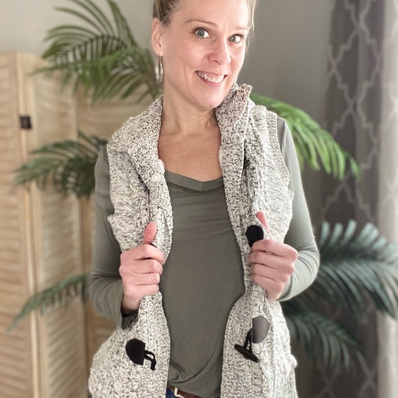 LAST 1! All The Possibilities Sweater Vest - Picture 4 of 5
